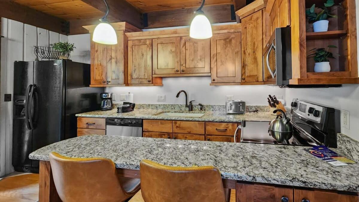 Cozy 2 Bedroom Condo In Town Walk To Main St Skiing Брекънридж Екстериор снимка